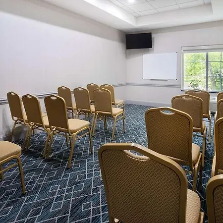 La Quinta Inn & Suites By Wyndham Norfolk 
