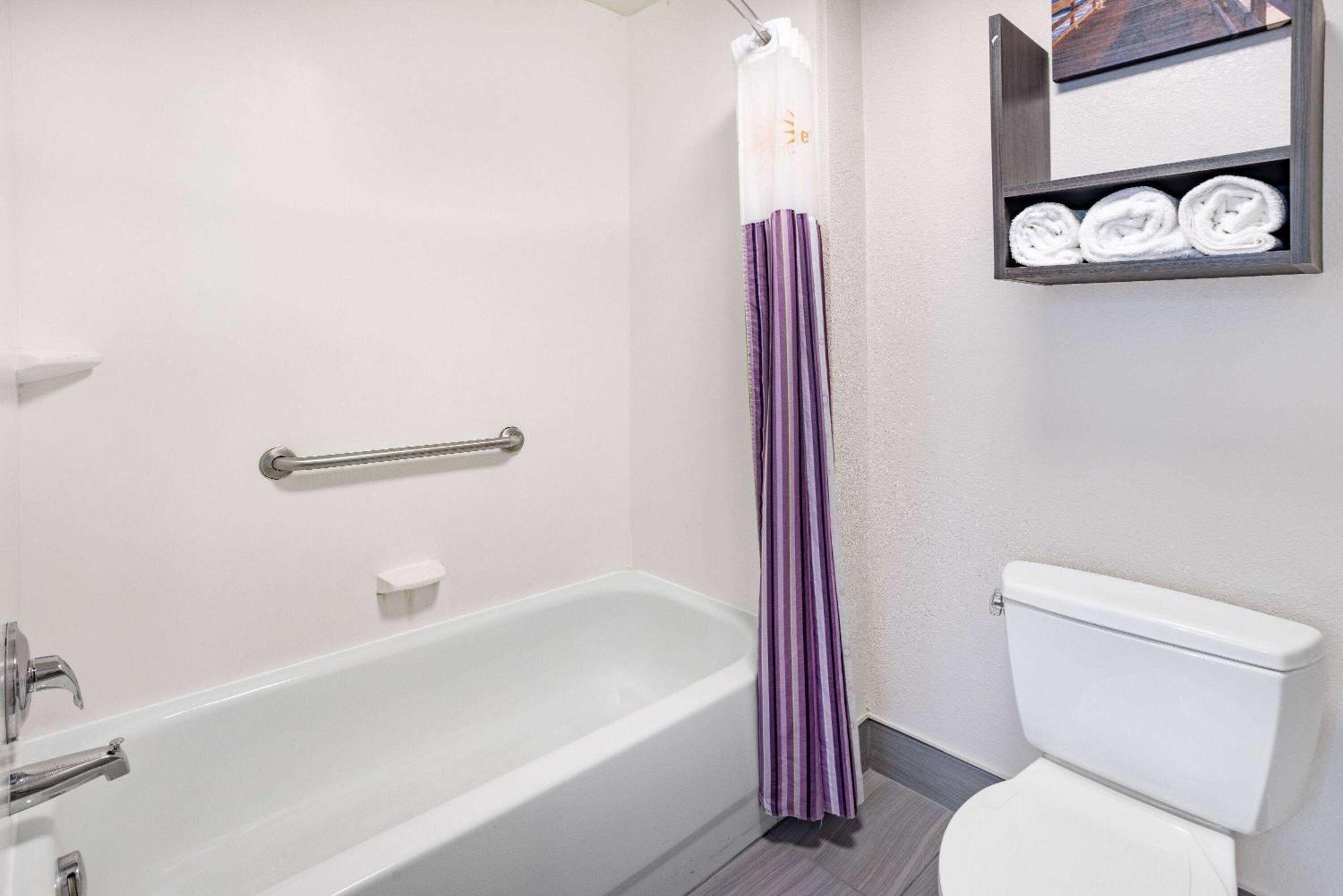 La Quinta & By Wyndham Hotel 3*